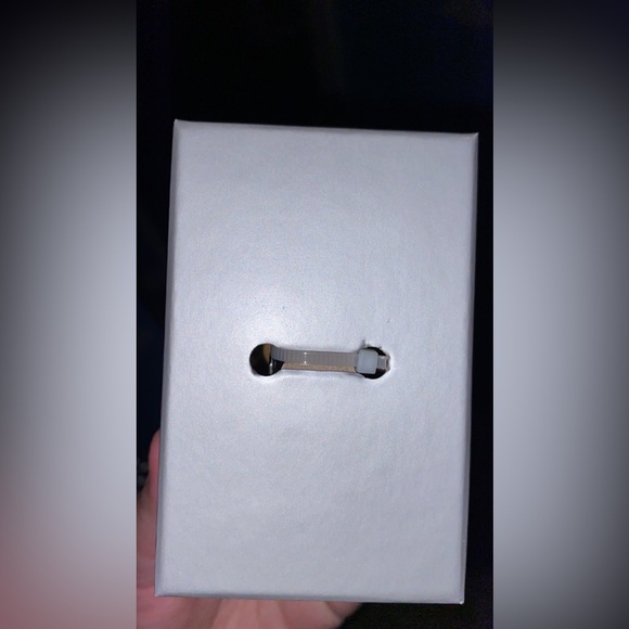 NEW - Time and Tru ‘Easy Read Dial’ Silver Tone Watch - Picture 12 of 13